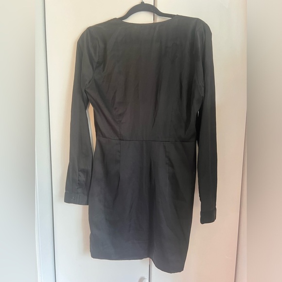 Fashion Nova Satin dress - Picture 4 of 5